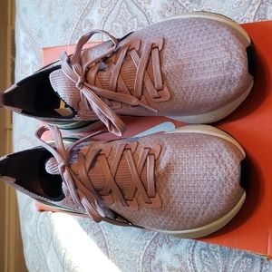 Womans Nike React Infinity Run Flyknit